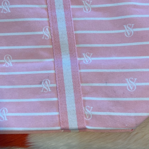 Victoria’s Secret weekender bag duffle bag pink white logo stripes - Picture 12 of 12